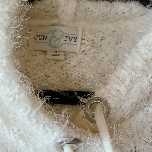 Sweater - Picture 2 of 7